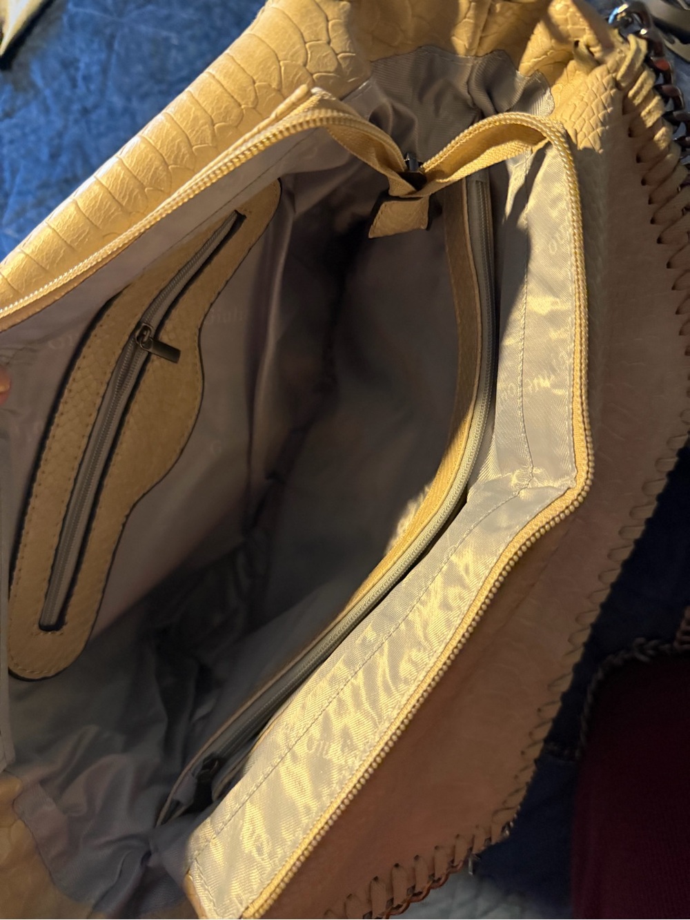 Beige faux Snake-Embossed Chain Tote - Picture 7 of 7